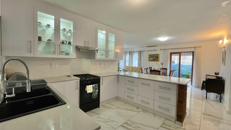 4 Bedroom Property for Sale in Gordons Bay Central Western Cape